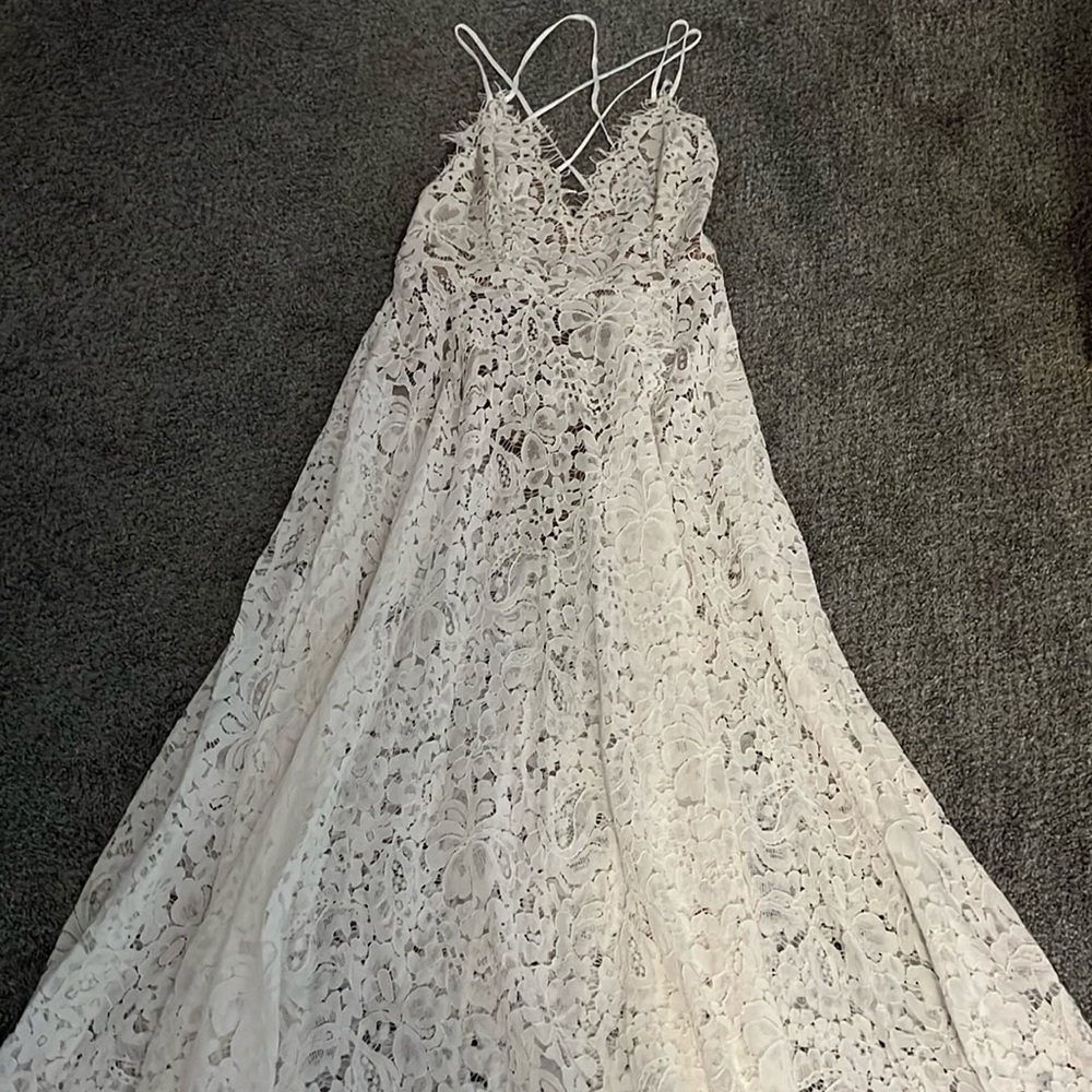 Lulus size M, white fun summer dress with thigh split